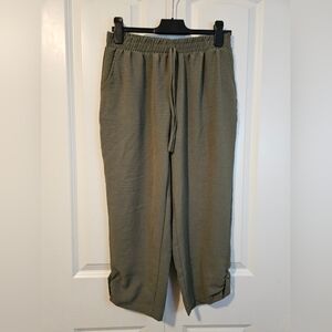 🔷️3 Items for$20🔷️ GUILTY Womens Olive Green Capri Pants, Golf,travel, SZ M
